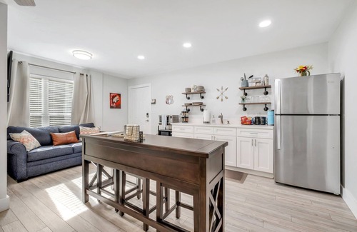Tallahassee Apartment | Renovated Studio -Walking distance to FSU/Doak Stadium