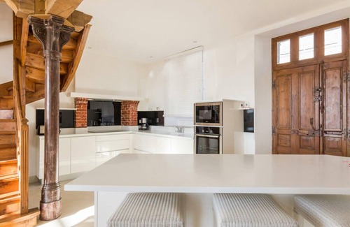 Barfleur Cottage | Renovated Townhouse with Terrace, Internet and Sea View