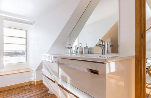 Barfleur Cottage | Renovated Townhouse with Terrace, Internet and Sea View