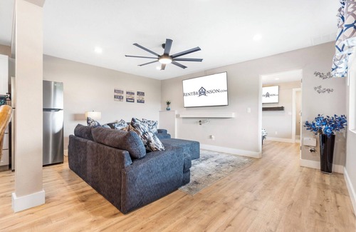Indian Point Condo | Renovated- Table Rock Views- Min from Silver Dollar City- Free Attraction Tickets- Outdoor Pool