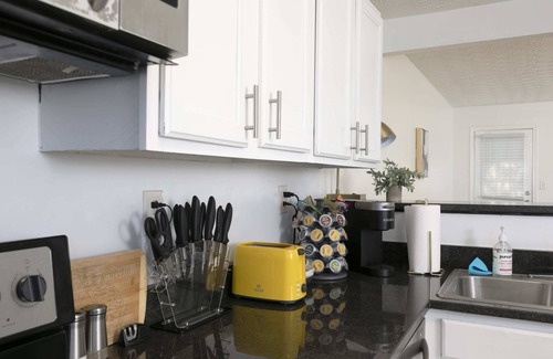 Cartersville House | Renovated Townhome Close to Everything - 8 Guests