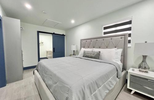 Ludlam Villa | Renovated Villa resort pool, BBQ and Ping Pong Patio