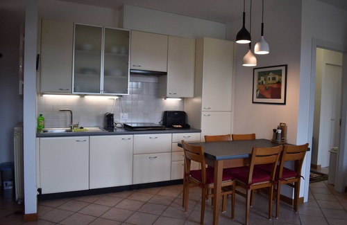 Cola Apartment | Renovierte Wohnung/Pool/TV/Wlan/Garage/Familiy Friendly