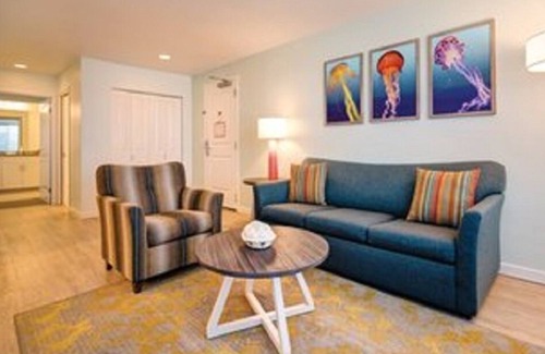 Mission Valley Resort | Renowned San Diego Zoo and the Old Globe Theatre nearby!