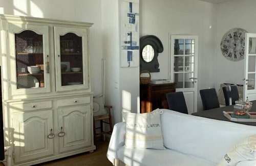 Pontaillac Apartment | Rent Dream apartment in villa on the rock of Pontaillac Beach