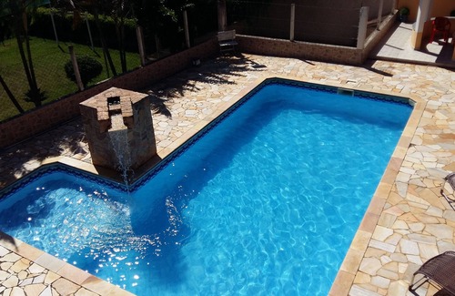 Igarata House | Rent Room Season, Sitio with Pool, Sauna, Field, Edicula, Wifi, Salao games.