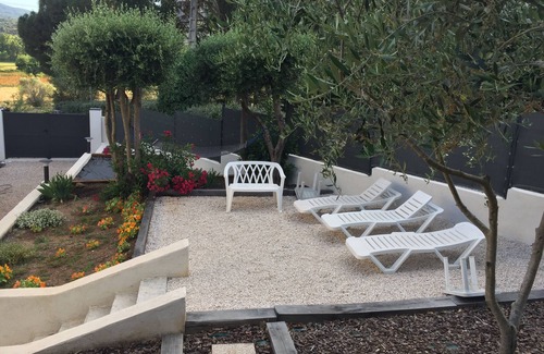 Roquebrune-sur-Argens Apartment | Rental for 4 people on the ground floor in villa