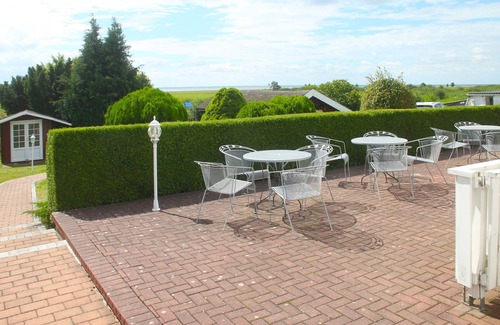 Gross Zicker Apartment | Rental-Modern-Private Bathroom-Terrace-WG2