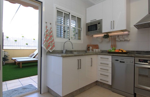 Maspalomas House | Rental Villa in Gran Canaria, Maspalomas 2 bedrooms, garden, terrace, pool, beach.