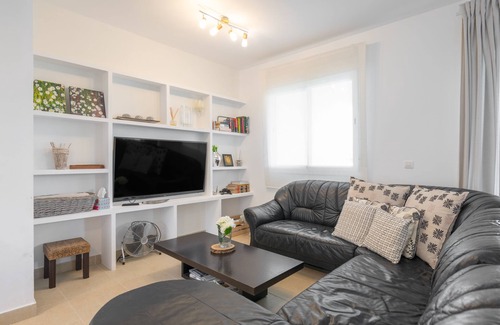 Benagalbon Apartment | Renthas Cumbres de Golf