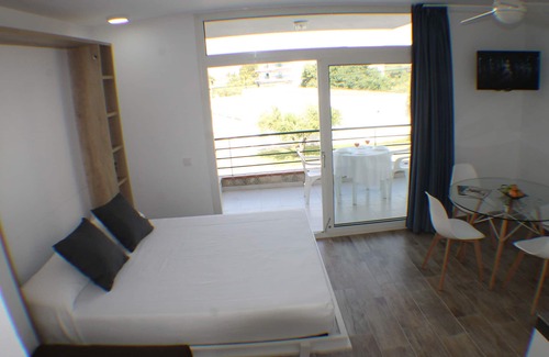 Roses Town Center Resort | Rescator Resort 224 - One Bedroom Resort, Sleeps 4