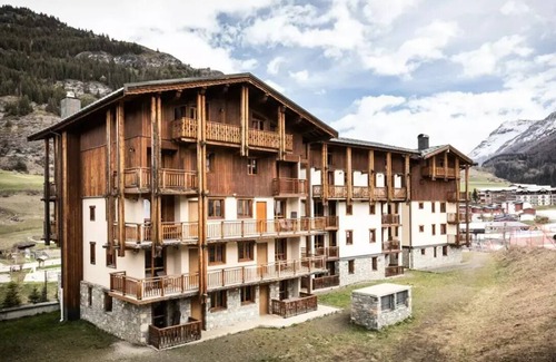Lanslevillard Apartment | Residence Les Balcons de Val Cenis Village * - 8 Room Apartment 14/16 People