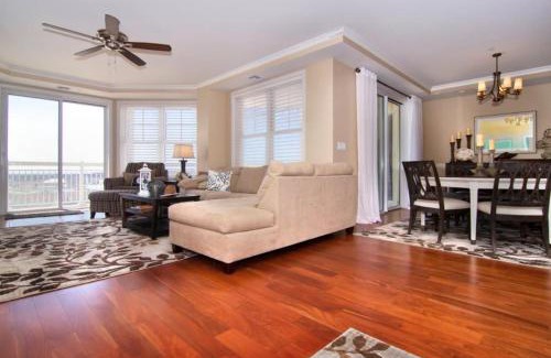 Diamond Beach Apartment | Residence 810 At The Grand