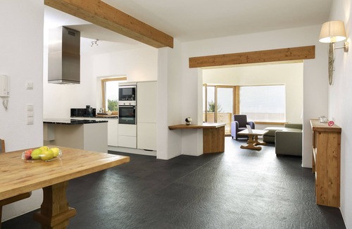 Mosern Apartment | Residence Berghof in the "Schwalbennest" of Tyrol