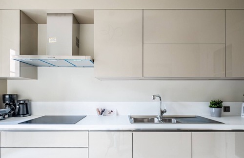 Umraniye Apartment | Residence Flat with Balcony in Umraniye