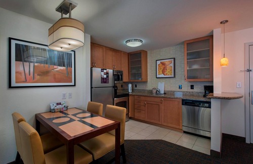 College Station Hotel | Residence Inn Bryan College Station