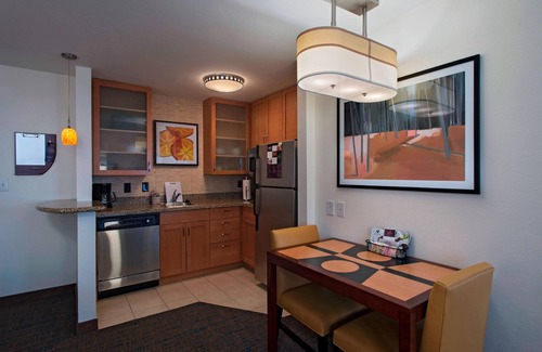 College Station Hotel | Residence Inn Bryan College Station