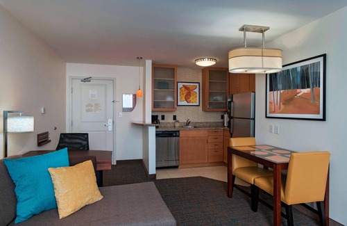 College Station Hotel | Residence Inn Bryan College Station
