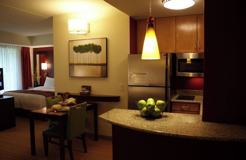 Level Green Hotel | Residence Inn by Marriott Pittsburgh Monroeville/Wilkins