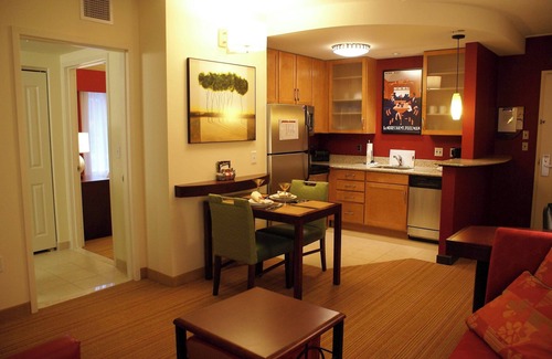 Level Green Hotel | Residence Inn by Marriott Pittsburgh Monroeville/Wilkins