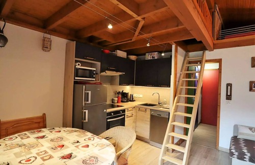 Areches Apartment | Residence Val Blanc 1 - Apartment 4 to 5 people center village, close to shops and slopes