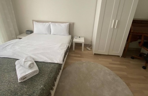 Sancaktepe Apartment | Residence with Pool and Security in Sancaktepe