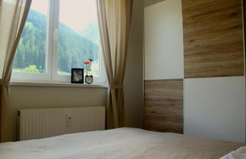 Bad Gastein Apartment | Residenz Lothringen by AlpenTravel