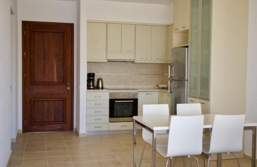 Maleme Apartment | Resitour - Aphrodite Beachfront