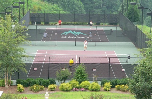 Whittier Condo | Resort Condo with Air Hockey/Ping Pong Table, Amenities and 1 dog permitted!