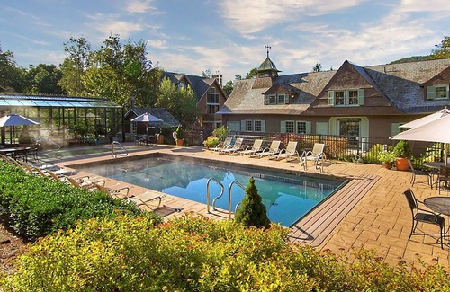 Proctorsville Condo | Resort Home with heated Pool and Tennis