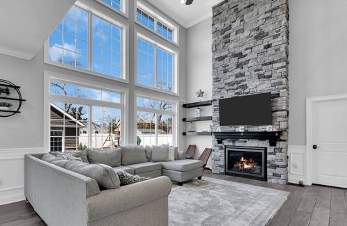 Point Pleasant House | Resort like House w/inground pool,theatre room & 8 min drive to Jenkinsons Beach