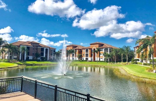 Sarasota Condo | Resort-like setting a short drive to beaches and downtown, new vinyl plank floor