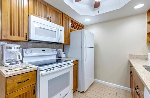 Cocoa Beach Resort | Resort on Cocoa Beach, Beautiful Condo with pool on Beach! Family Friendly!