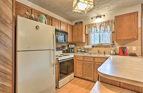 Bushkill House | Resort Perks: Picturesque Poconos Getaway!