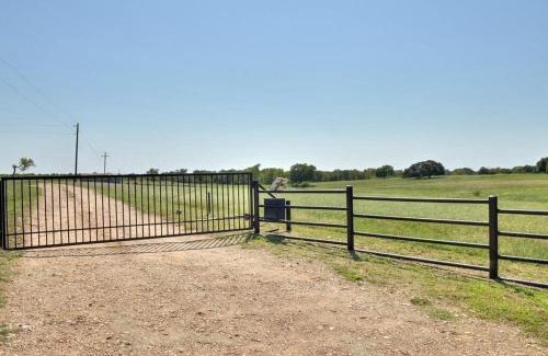 Smithville House | Resort pool RIVER front40 minutes from Austin
