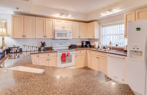 New Smyrna Beach Condo | Resort Relaxation @ Oceanwalk right next to pool!