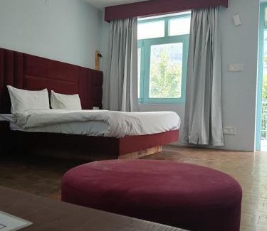 Old Manali Hotel | Resort Saffron