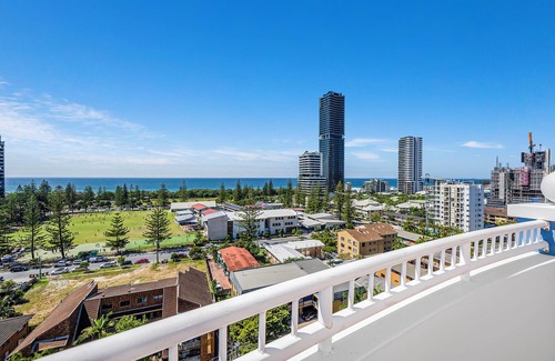 Mermaid Beach Apartment | Resort Studio Space In Heart Of Broadbeach