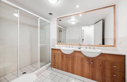 Mermaid Beach Apartment | Resort Studio Space In Heart Of Broadbeach