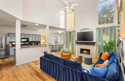 Lake Dallas House | Resort Style Backyard Pool Pickleball Court
