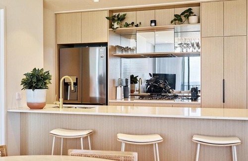 Palm Beach Apartment | Resort Style Ocean Front Apartment Palm Beach