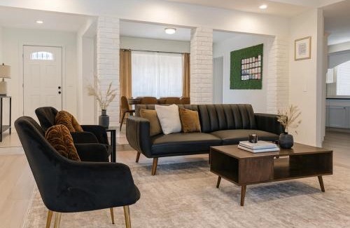 Plano House | Resort-Style Pool Home Games, BBQ and Near Downtown