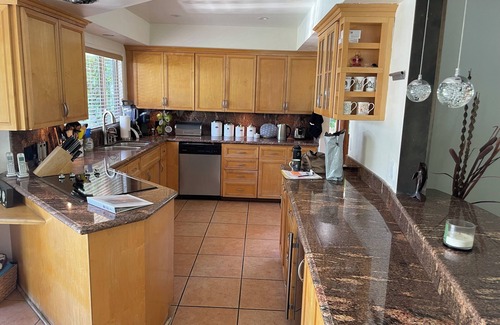 Woodland Hills House | Resort style single level contemporary home with pool