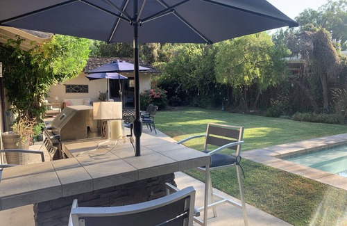 Woodland Hills House | Resort style single level contemporary home with pool