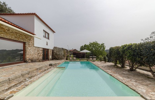 Esposade House | Rest 15 minutes from Oporto with private natural water pool, Wi-Fi and AC.