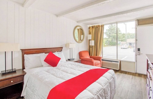 Kernersville Hotel | Rest Easy Near M.C. Benton Jr. Convention Center – 12 Miles Away