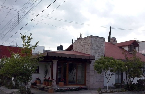 Morelia House | Rest house, vacation, business, luxury finishes, wood, security, peace