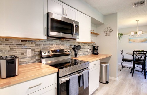 Sebastian Highlands House | Rest & Relaxation at the Ridgely Retreat