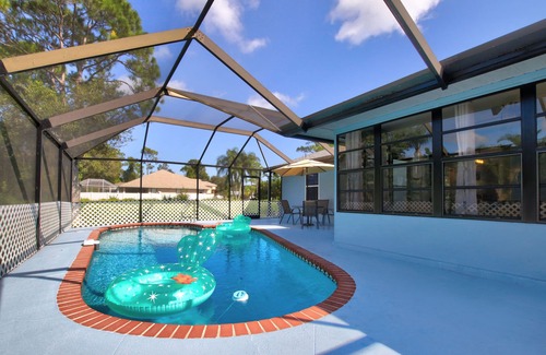 Sebastian Highlands House | Rest & Relaxation at the Ridgely Retreat