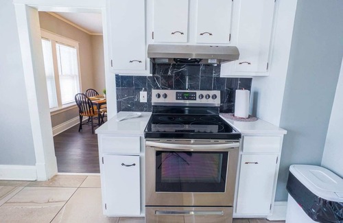 Niagara Falls Apartment | Restful 3 bedroom Minutes From Falls & Casino on the American Side!